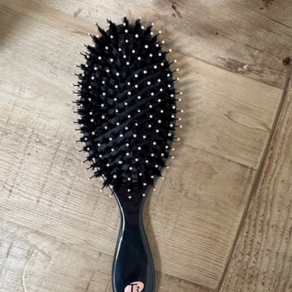 T3 Polish & Shine Premium Vegan Boar Nylon Oval Brush - Picture 3 of 4